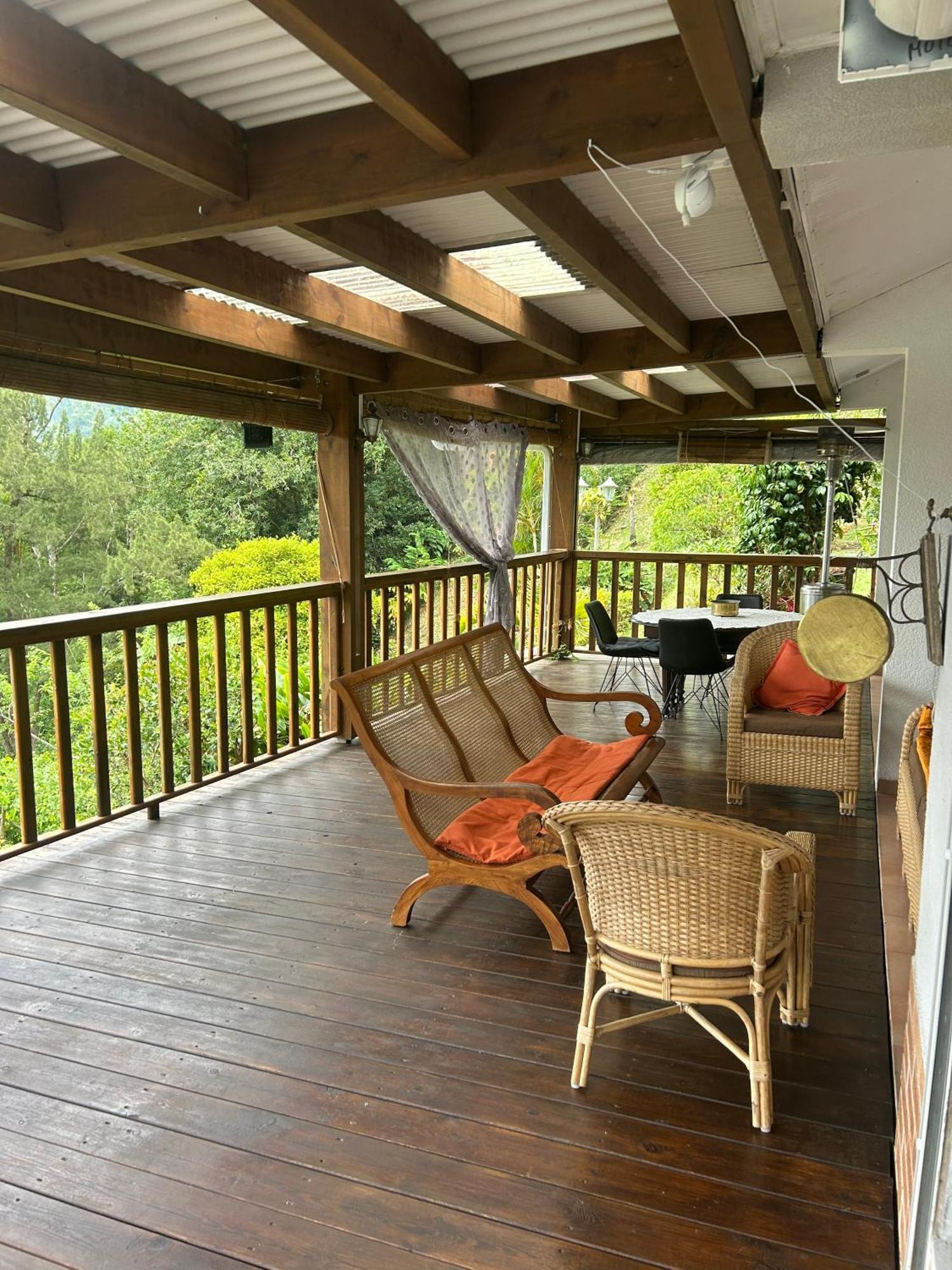 Le Val Rambaud Bed & Breakfast Saint-Denis Exterior foto